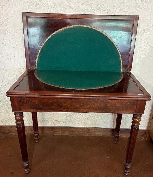 Table à jeux en acajou