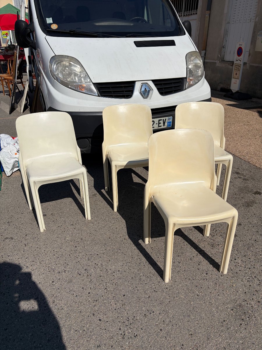 4 chaises Artemide Milano modello Selene par Vico Magistretti