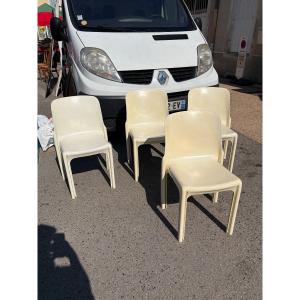 4 chaises Artemide Milano modello Selene par Vico Magistretti