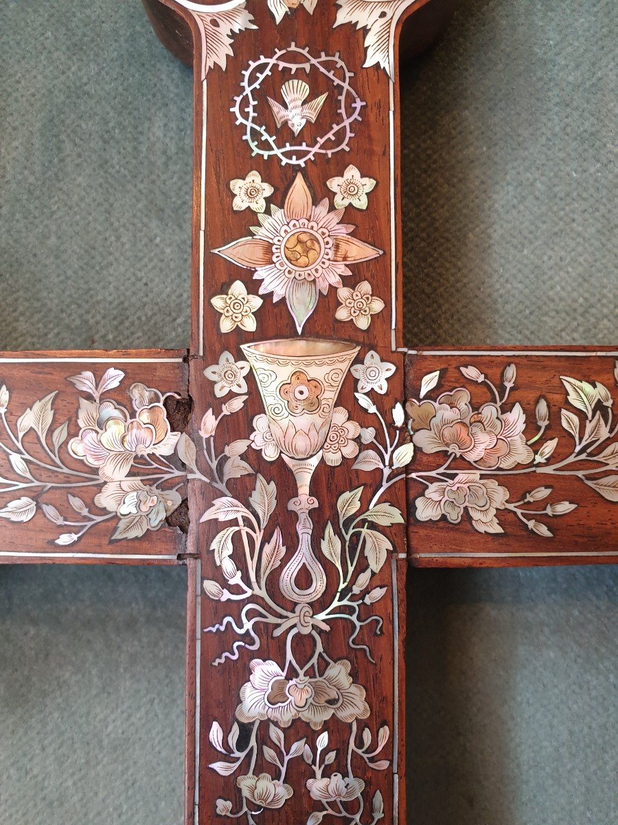 Wooden Crucifix Inlaid With Mother-of-pearl, Burgundy Cross. Indochinese Work-photo-3