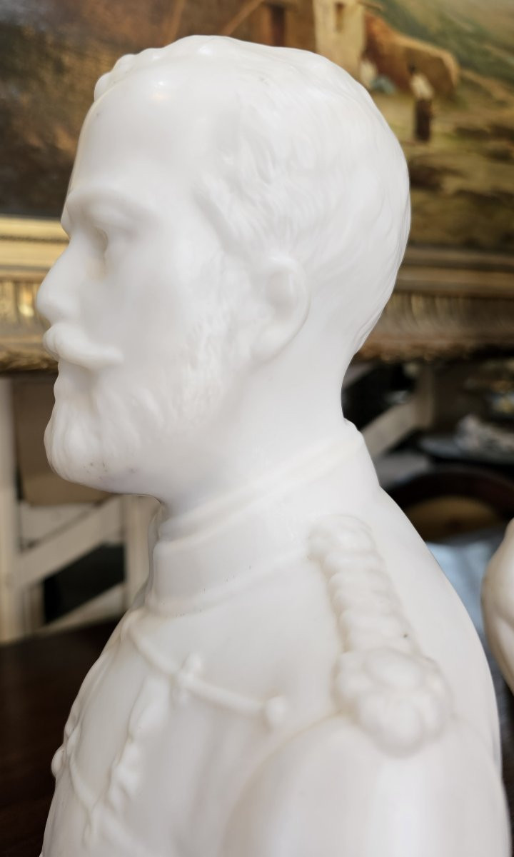 Pair Of Opaline Busts Representing Tsar Nicholas II And Tsarina Alexandra Feodorovna-photo-1