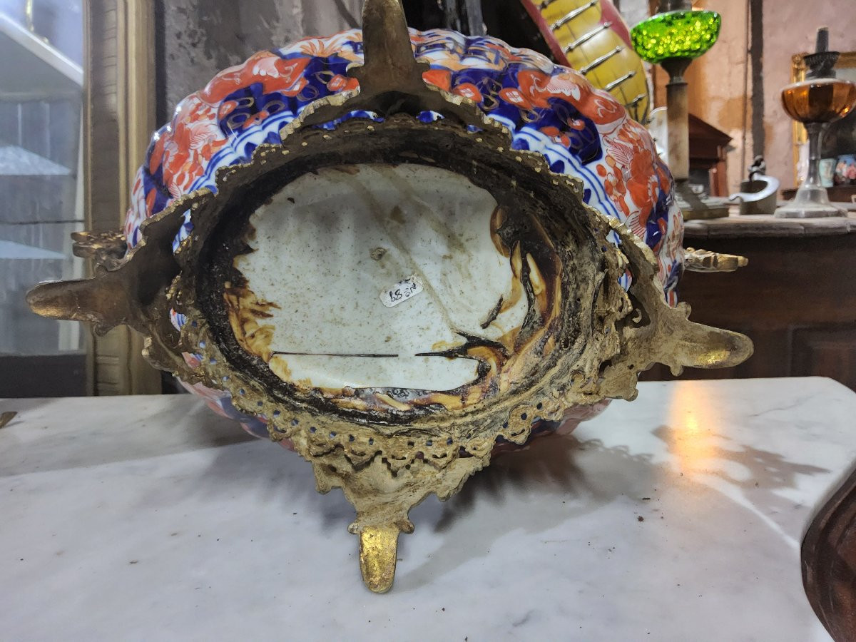 Jardinière godronnée en porcelaine Imari,  monture en bronze -photo-2