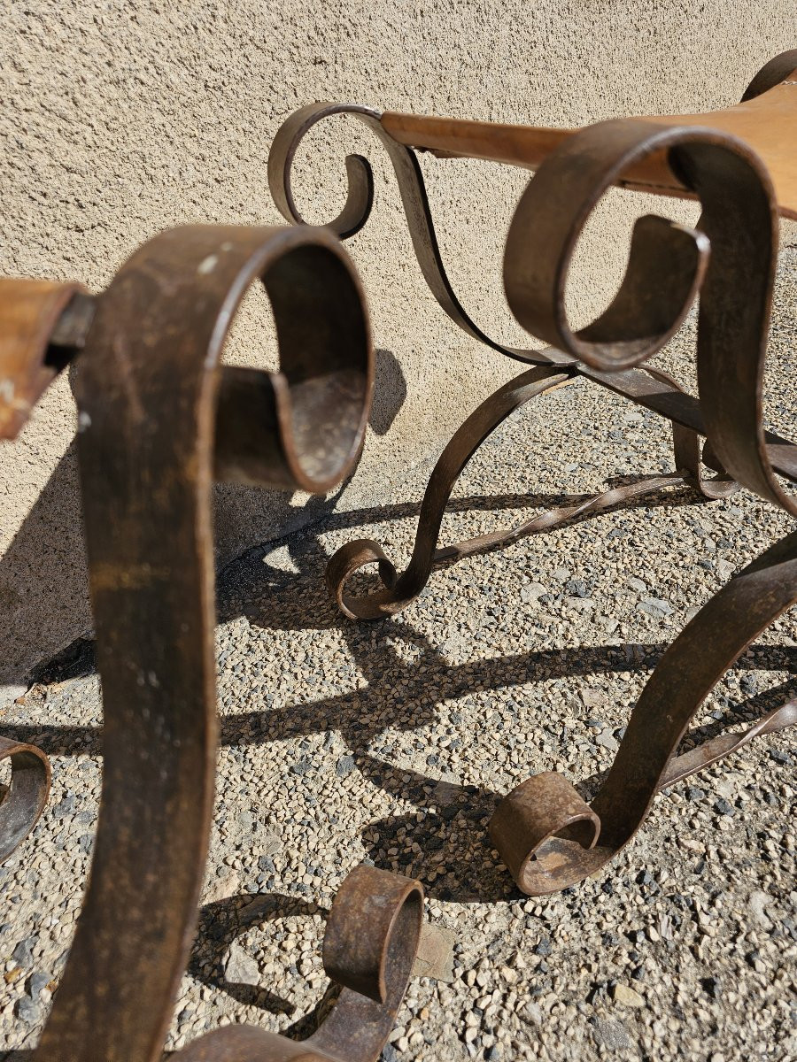 Paire de tabourets de forme curule,  assises en cuir-photo-2