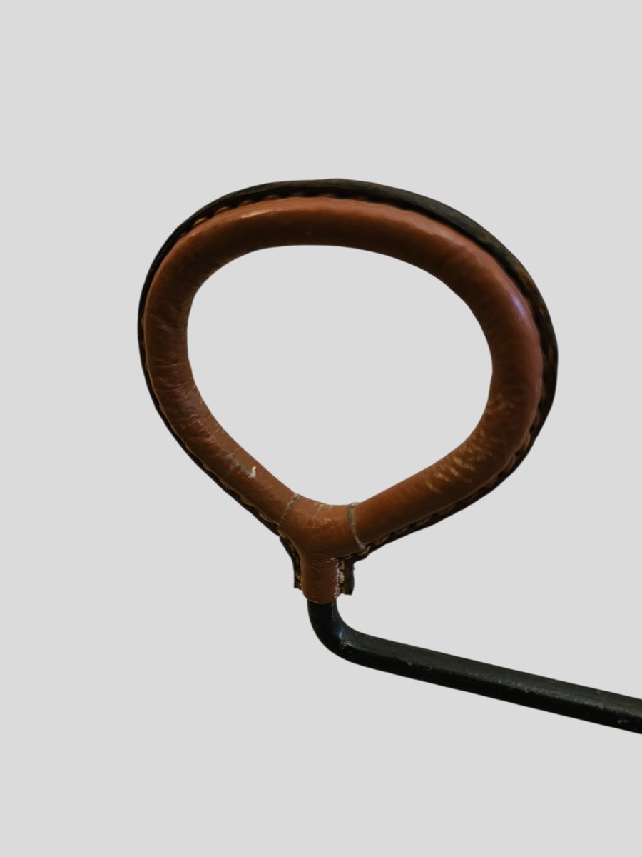 Porte-manteau métal et cuir piqûre sellier par Jacques Adnet-photo-1