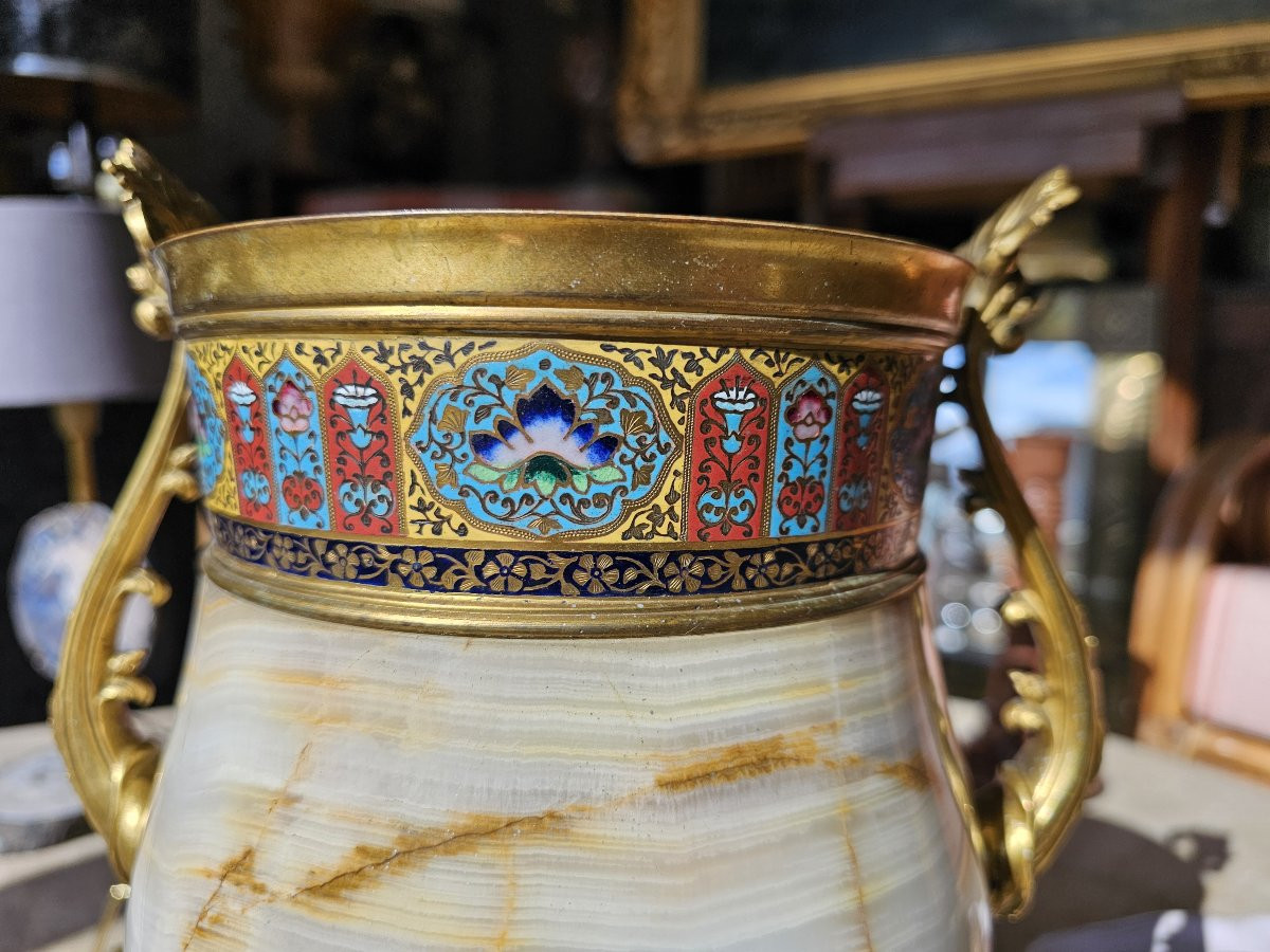Coupe en onyx , bronze doré et émaux cloisonnés polychromes-photo-1