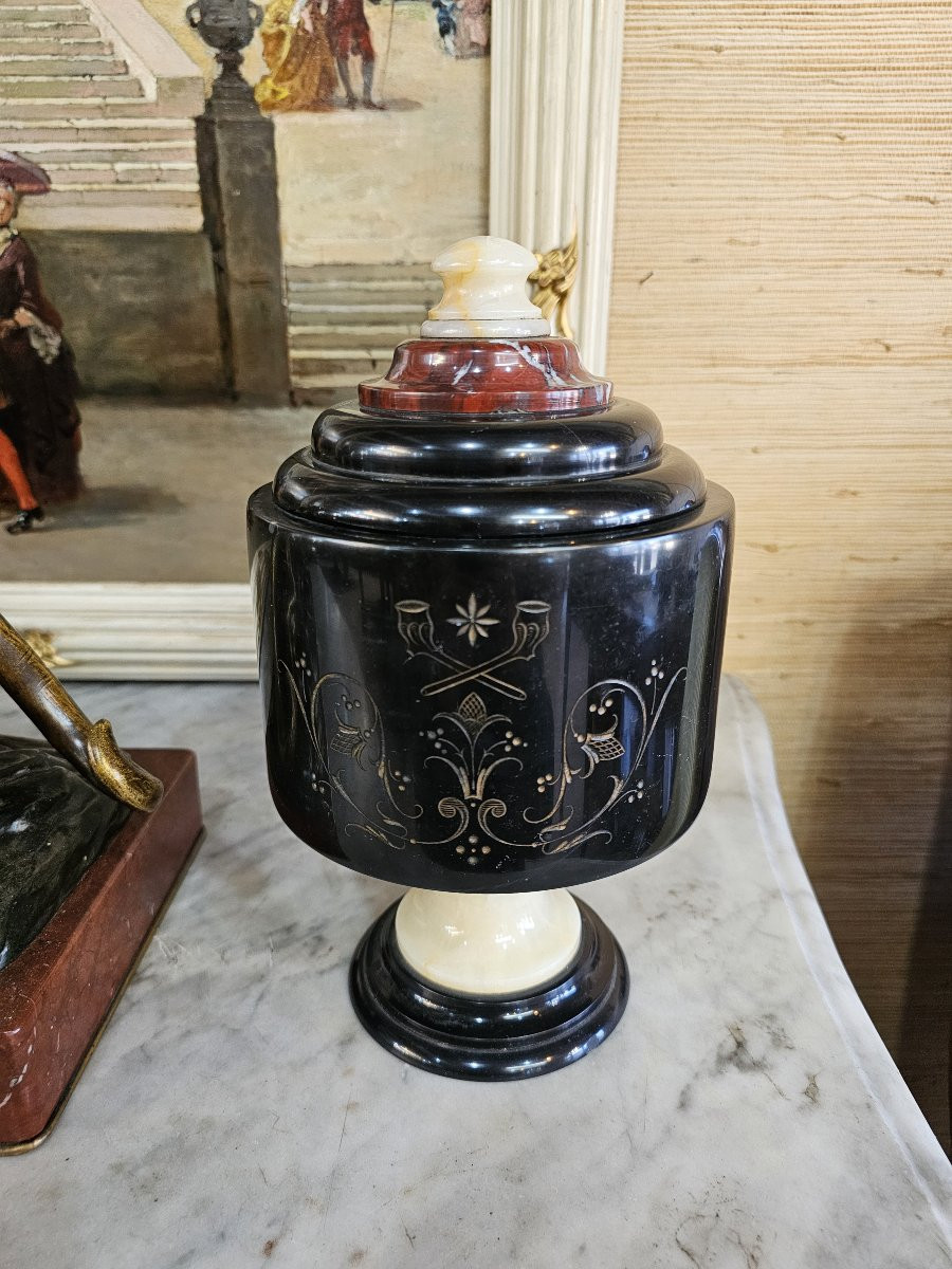 Pot à tabac en marbre noir , marbre rouge du Languedoc et onyx -photo-4