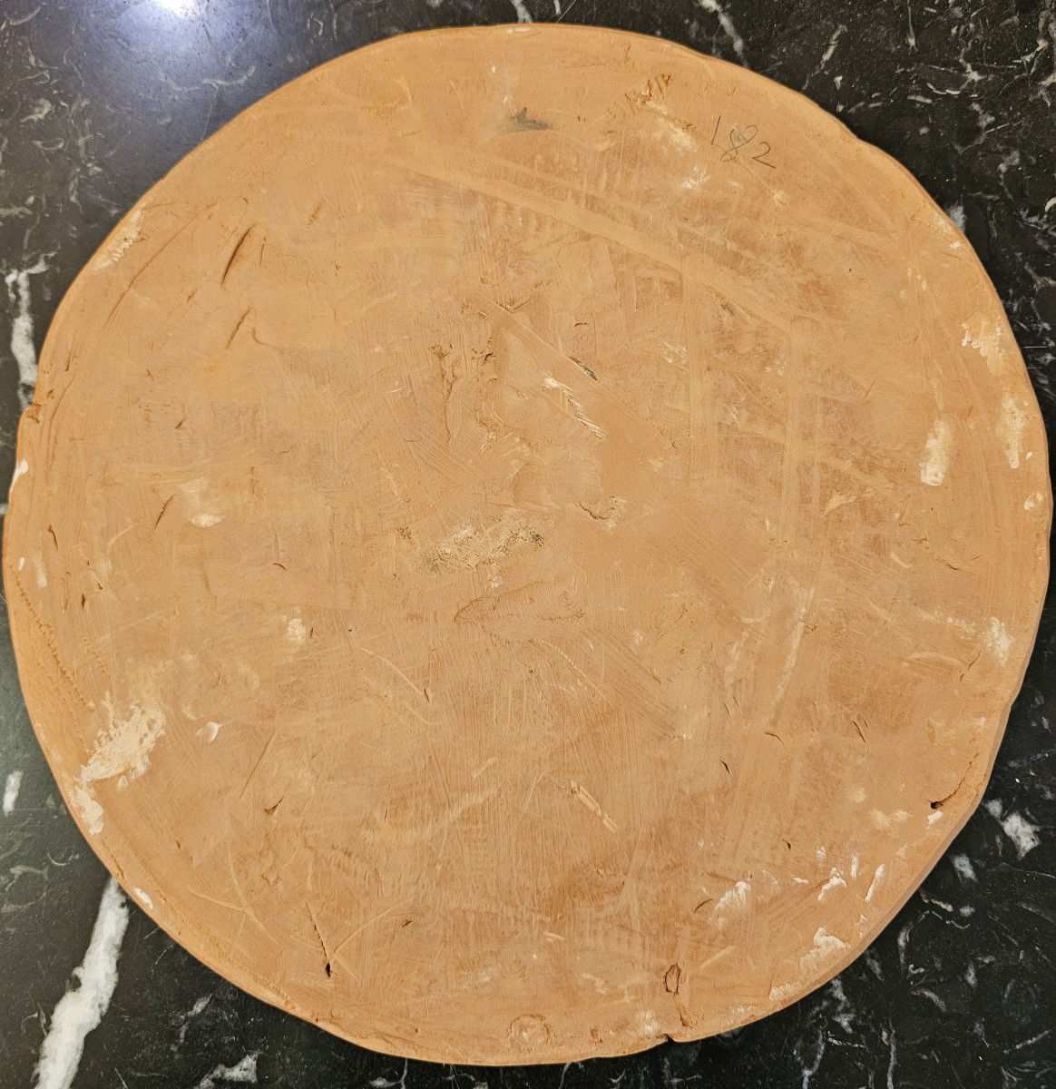 Disque en terre cuite décoré signé Jean PAULET-photo-1