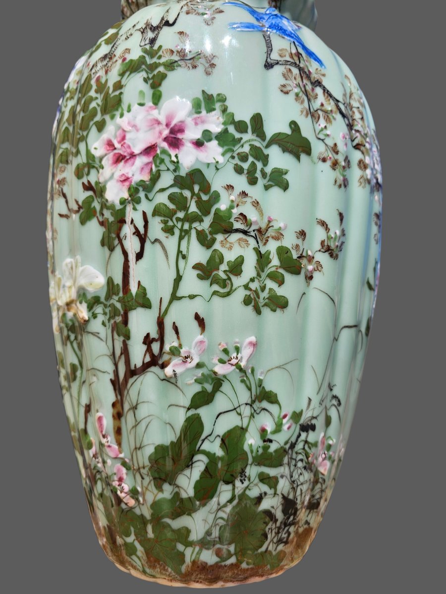 Vase en porcelaine godronné , japon époque MEÏJI ,décor floral et d'oiseaux sur un fond céladon-photo-4
