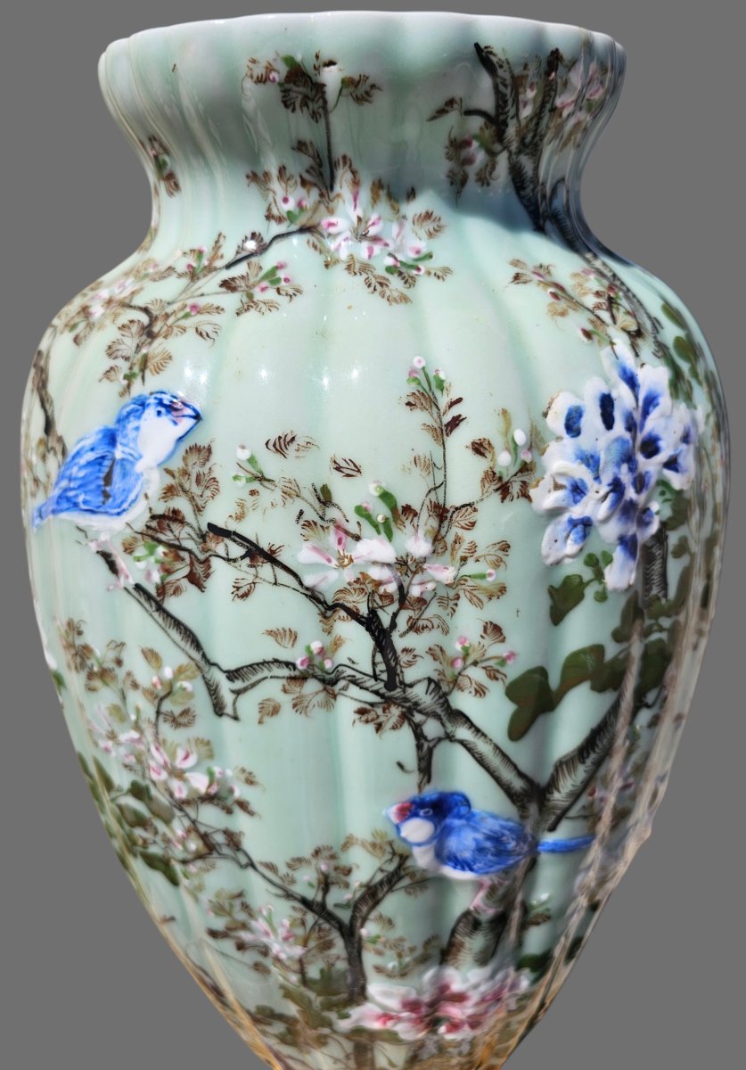 Vase en porcelaine godronné , japon époque MEÏJI ,décor floral et d'oiseaux sur un fond céladon-photo-5
