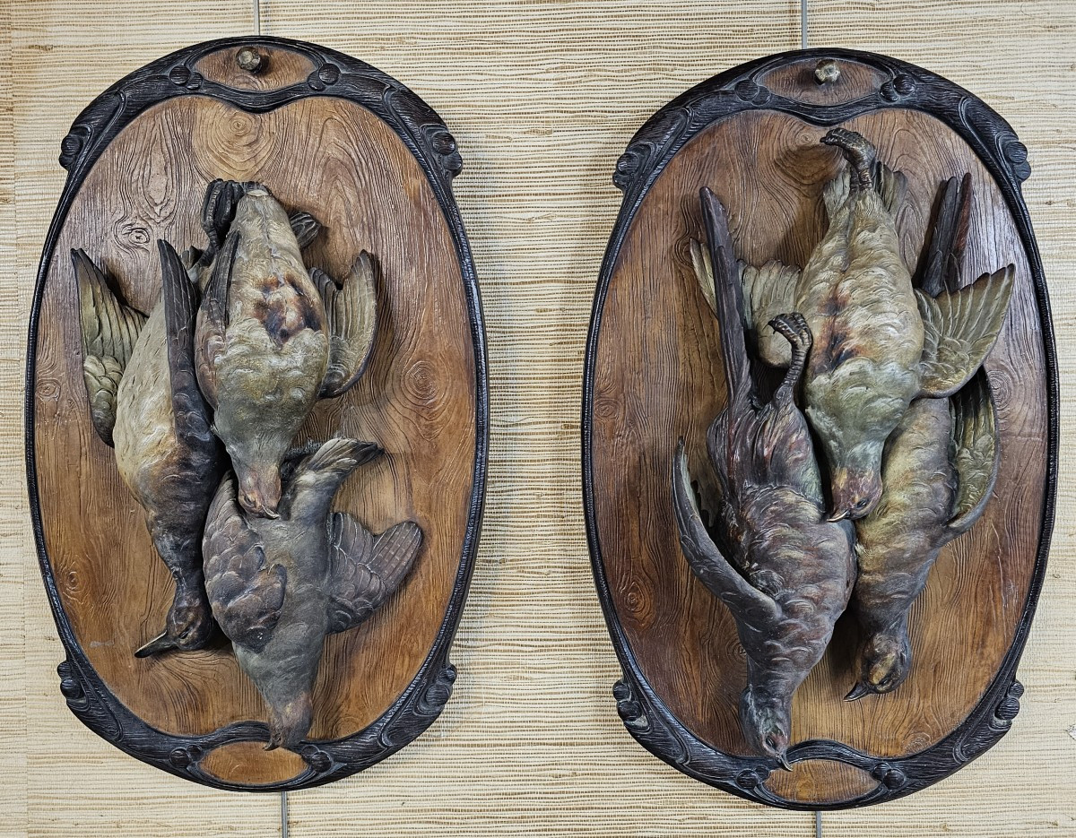 Paire de trophées de chasse en terre cuite polychrome,  marque JM pour Johan Maresh