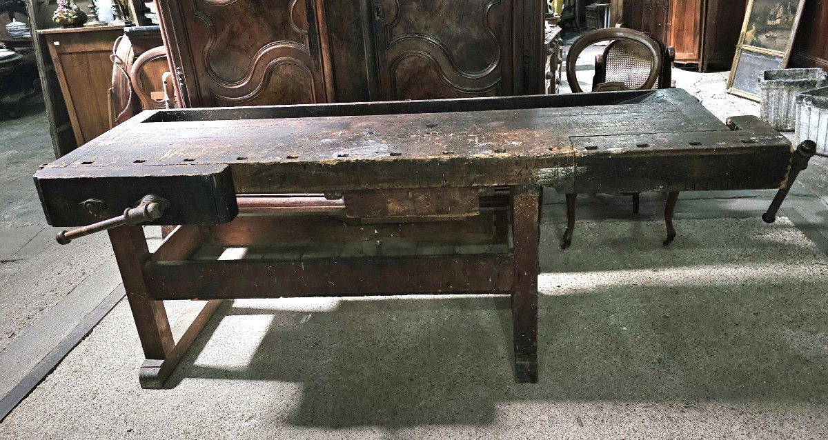 Carpenter's Workbench With 2 Vices