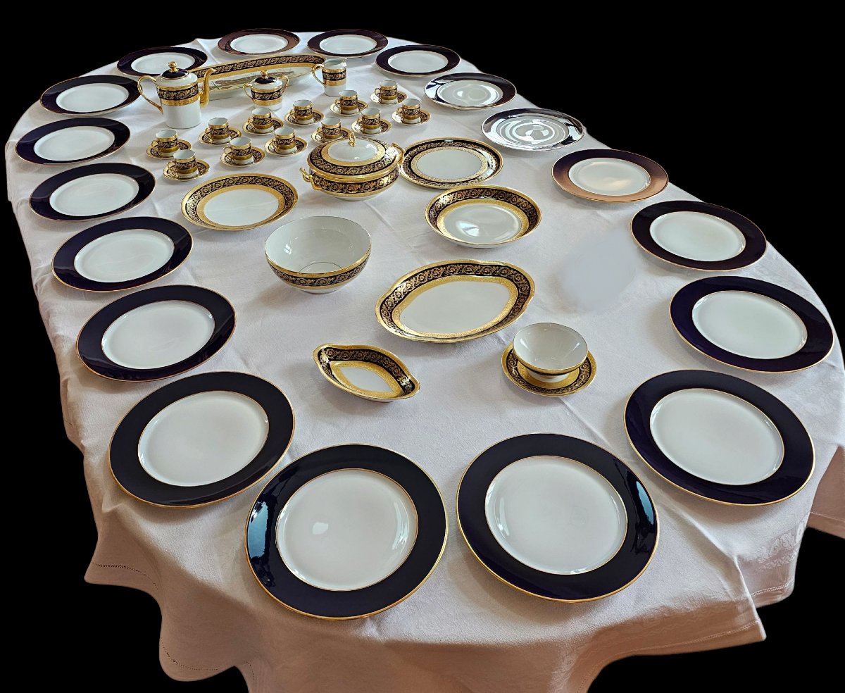 Limoges Porcelain Dinner Service, Kiln-blue With Double Gilding Polished With Agate-photo-2