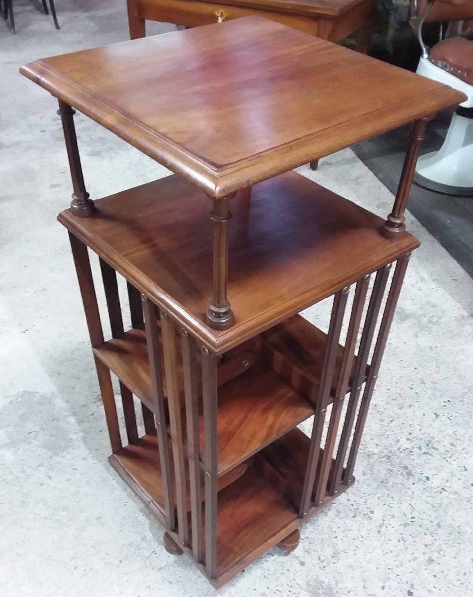 Bibliothèque Tournante 