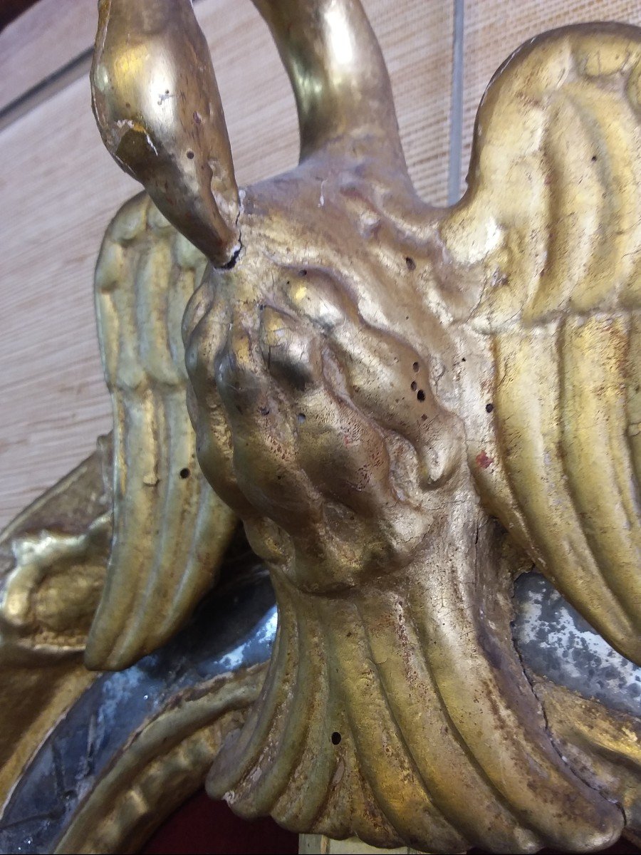 Crucifix En Ivoire Sculpté Dans Un Cadre à Parecloses En Bois Doré Au Décor De Pélican -photo-2