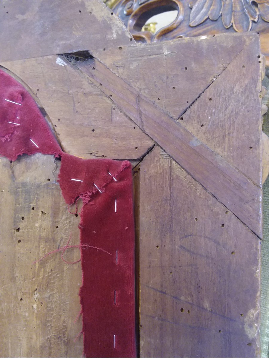 Crucifix En Ivoire Sculpté Dans Un Cadre à Parecloses En Bois Doré Au Décor De Pélican -photo-7