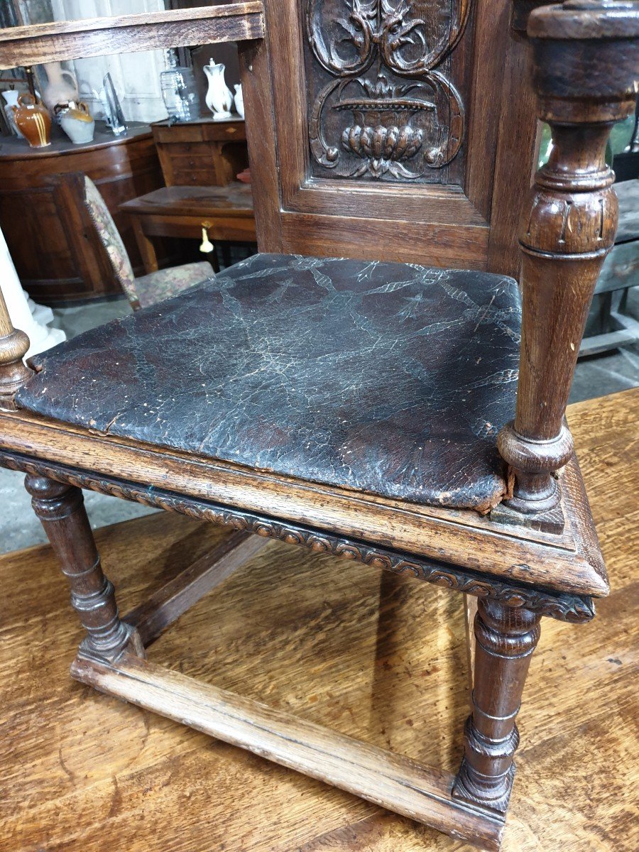 Bureau Et Son Fauteuil Caqutoire De Style Néo-gothique En Chêne -photo-2