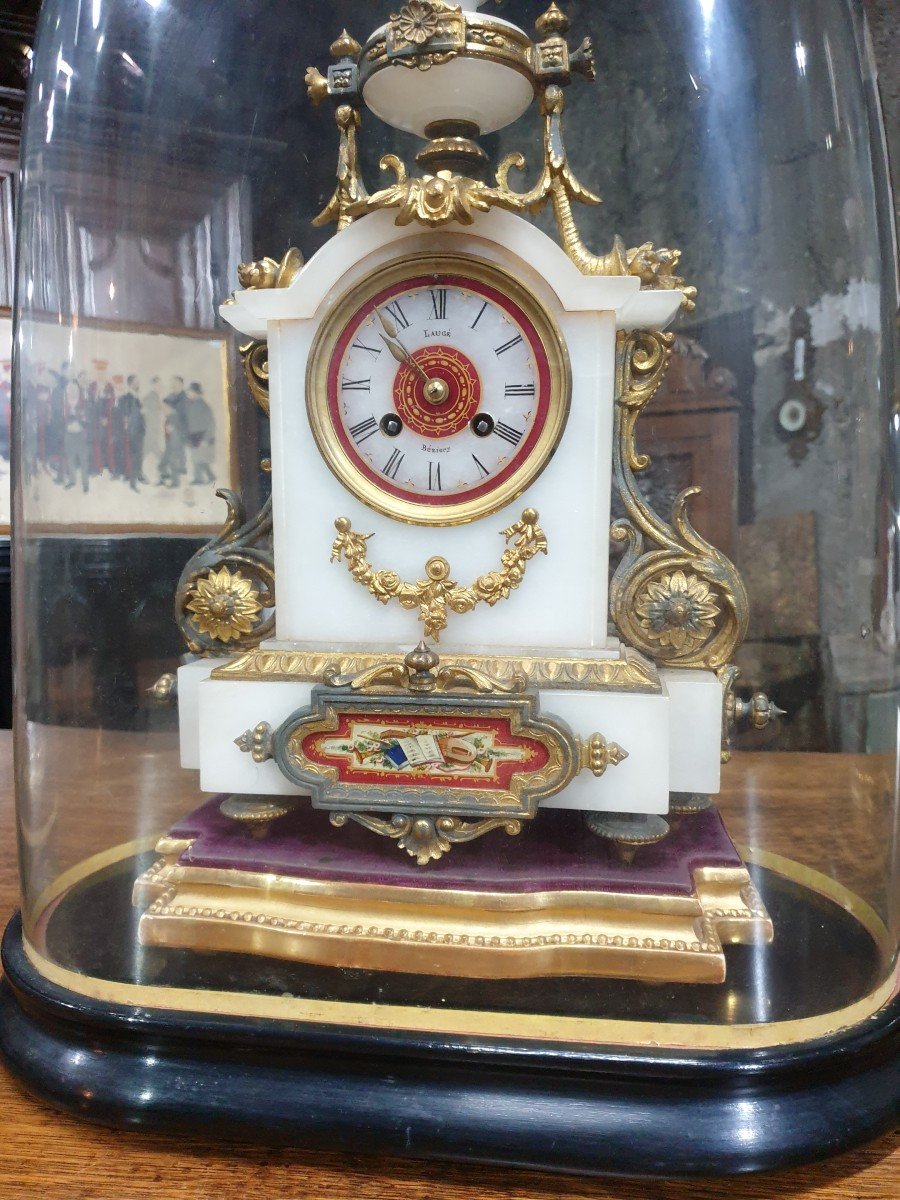 Alabaster And Golden Spelter Fireplace Trim Under Globes-photo-4