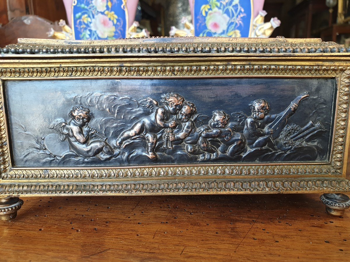 Jewelry Box In Brass And Embossed Copper Decors-photo-6