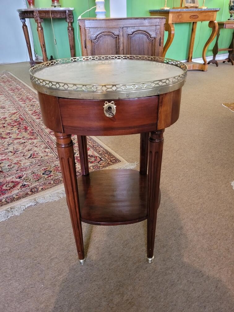 Table de salon en acajou / Epoque Louis XVI