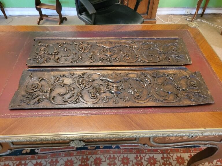 Pair Of Carved Wooden Panels / 17th Century