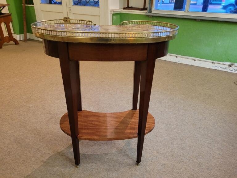 Kidney-shaped Mahogany Table / 19th Century-photo-1