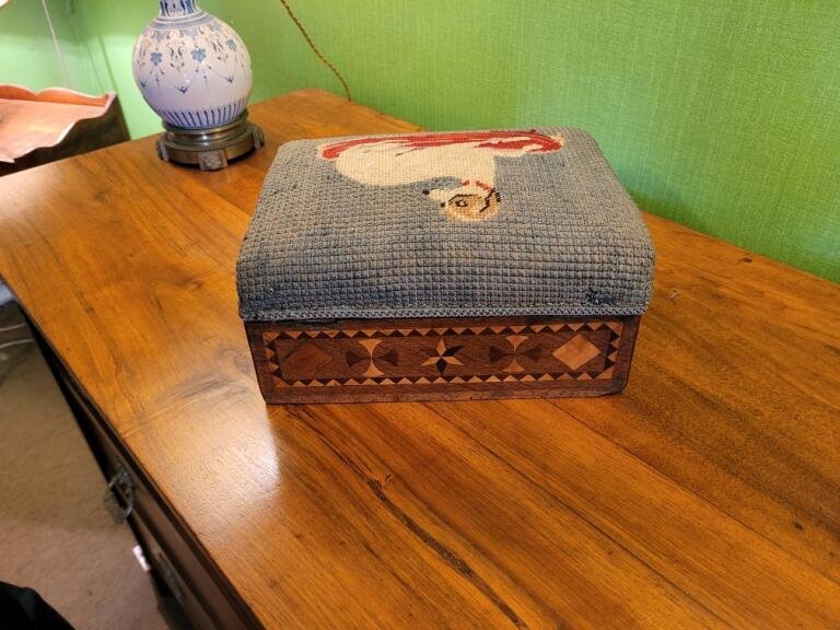 Coffret bois et tapisserie / Epoque XIXème-photo-3