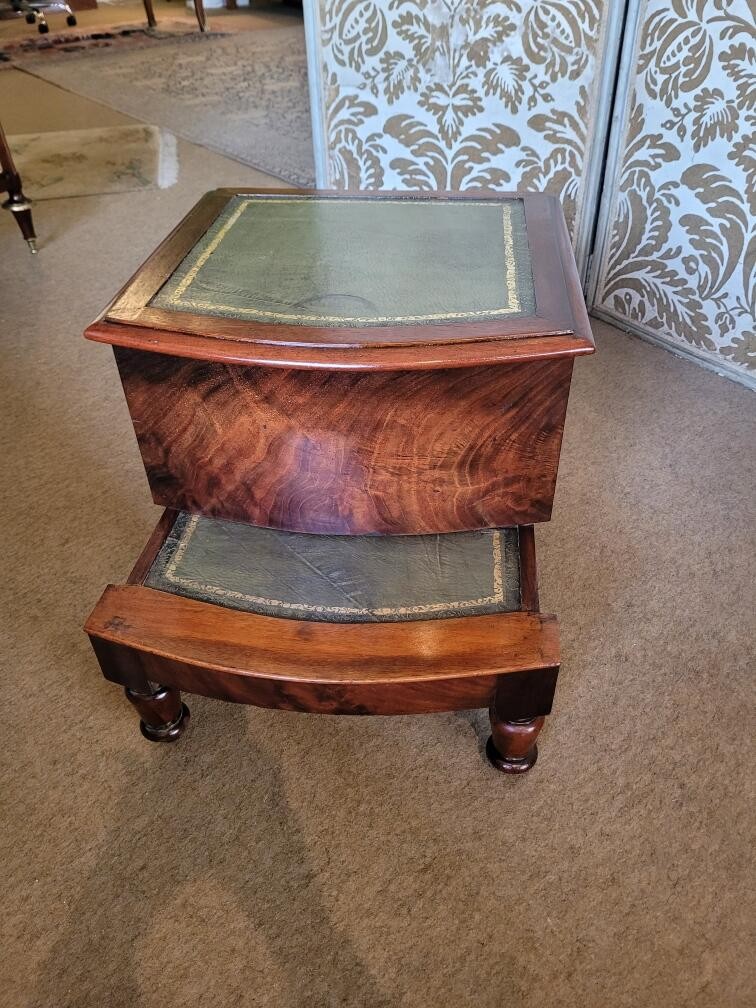 Mahogany Library Step / 19th Century