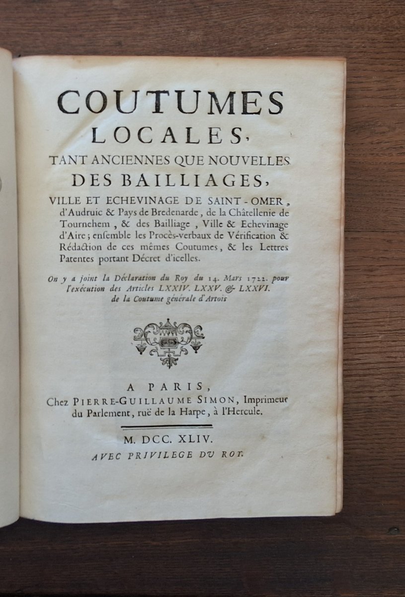 Coutumes locales des bailliages de Saint Omer /  1744