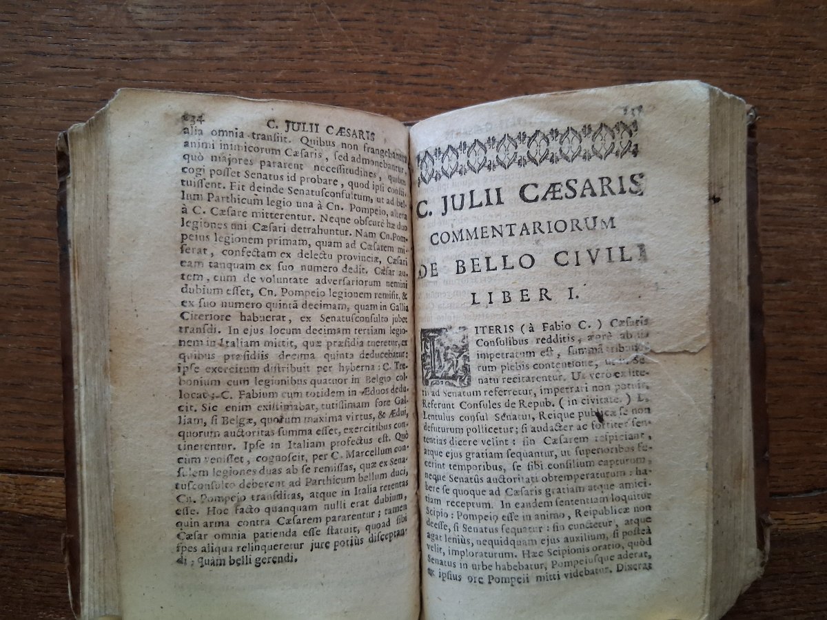 C. Lulii  Caesaris, Those That Survive  /1638-photo-3