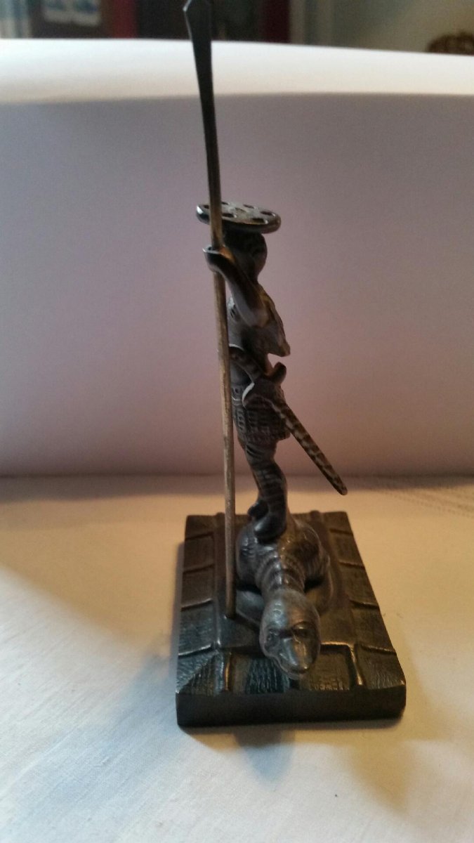 Amusant Sujet En Bronze Représentant Un Guerrier Debout Sur Un Crocodile-photo-2