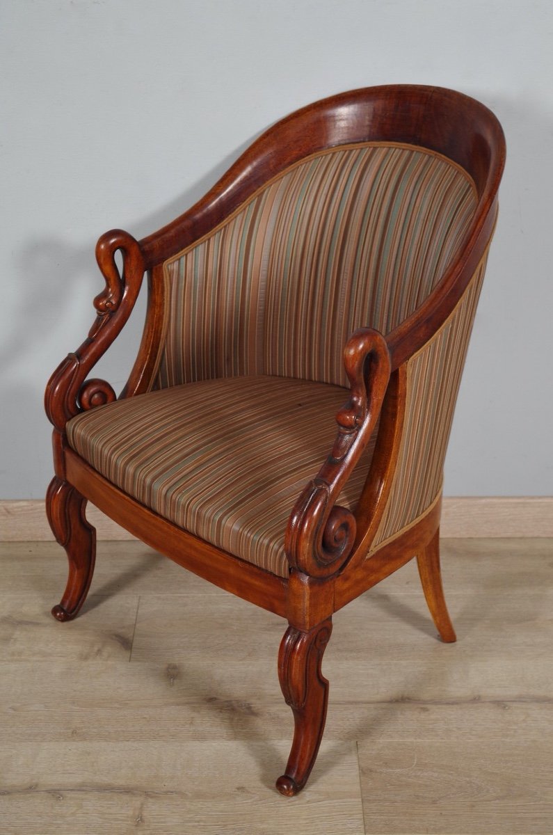 Pair Of Wing Chairs In The Restoration Style With Swan Necks-photo-5