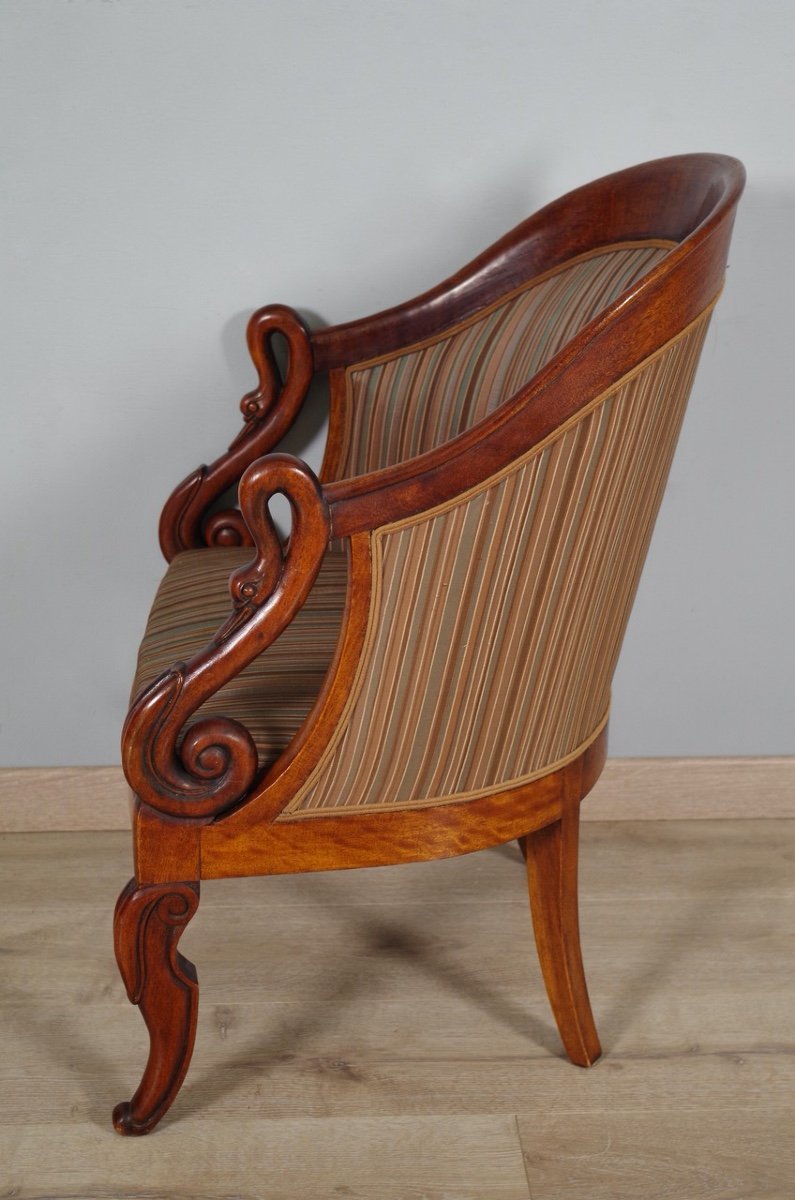 Pair Of Wing Chairs In The Restoration Style With Swan Necks-photo-6