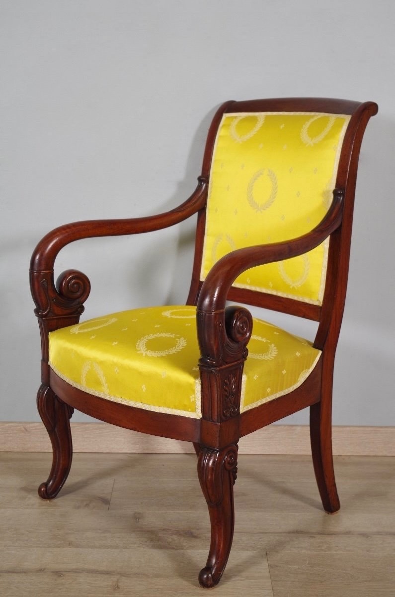 Four Restoration Period Armchairs-photo-3