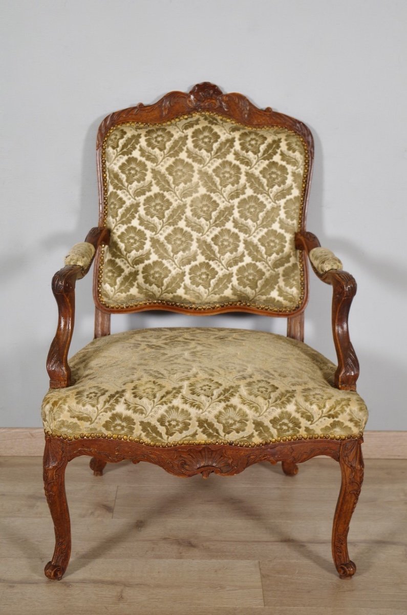 Fauteuil à dos plat époque Régence