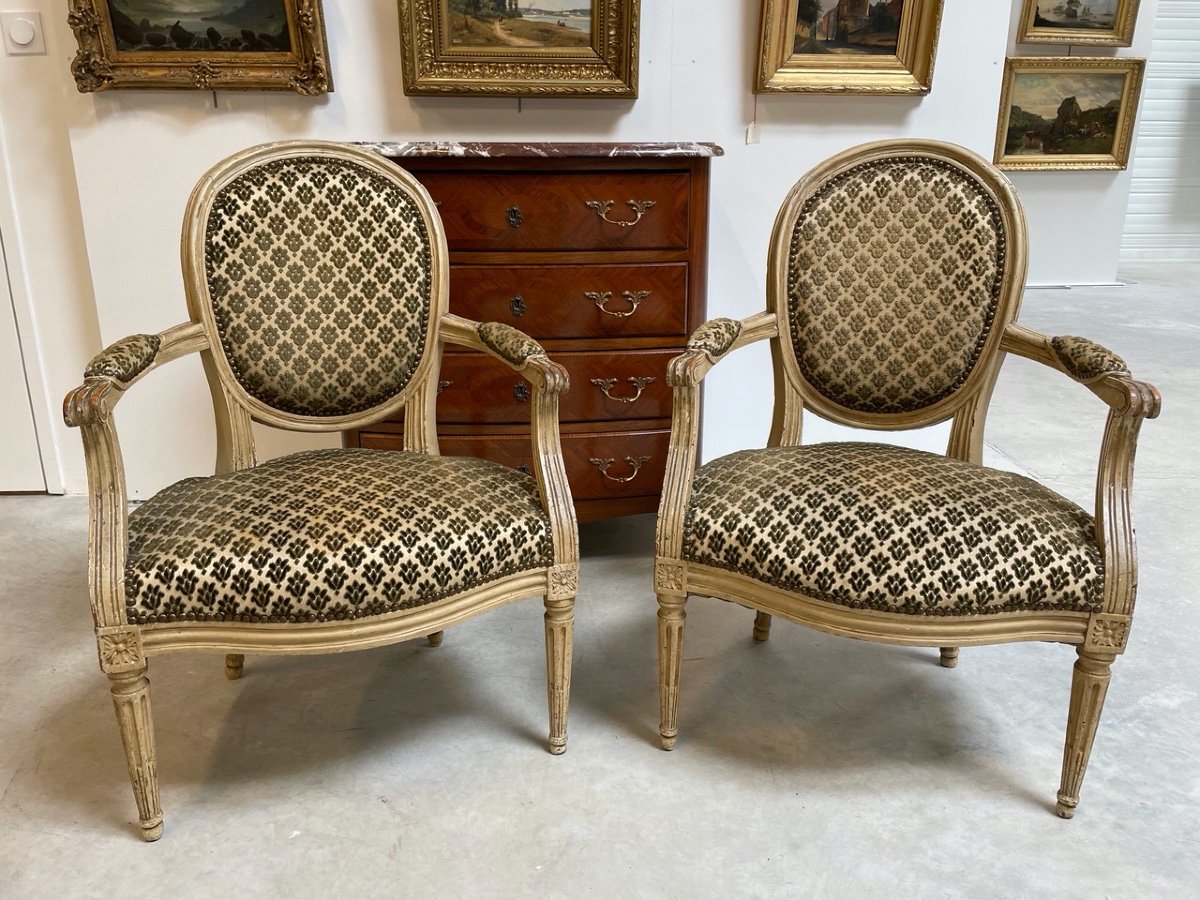Paire de fauteuils laqués époque Louis XVI