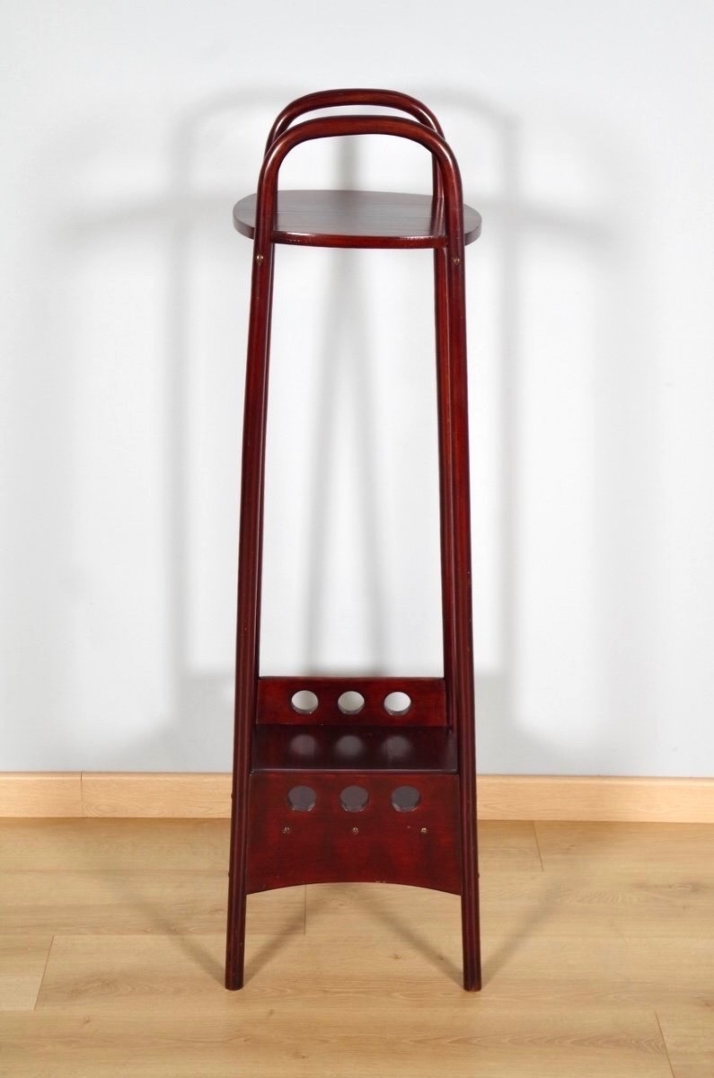 Hoffmann And Thonet: Bentwood Harness-photo-3