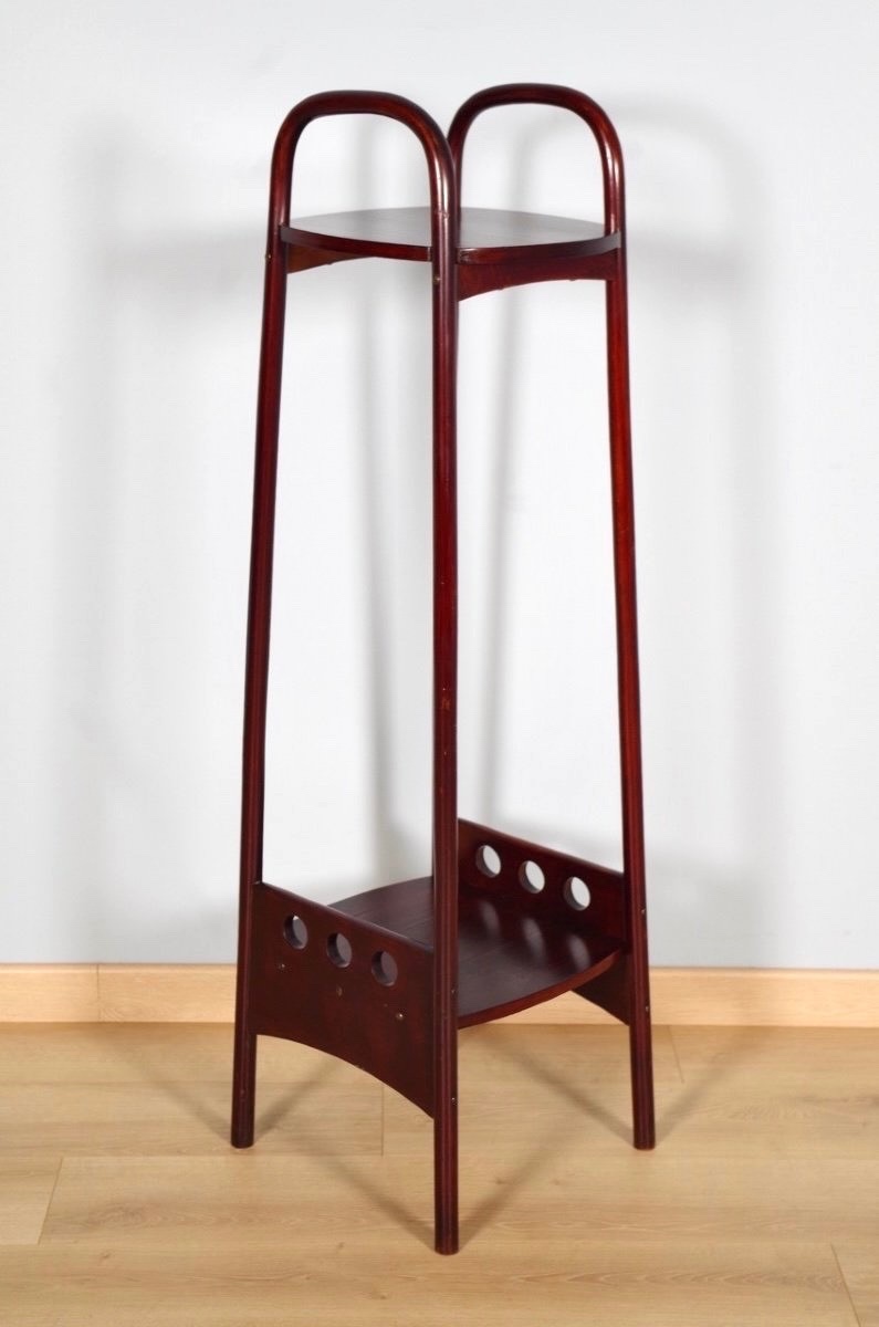 Hoffmann And Thonet: Bentwood Harness-photo-1