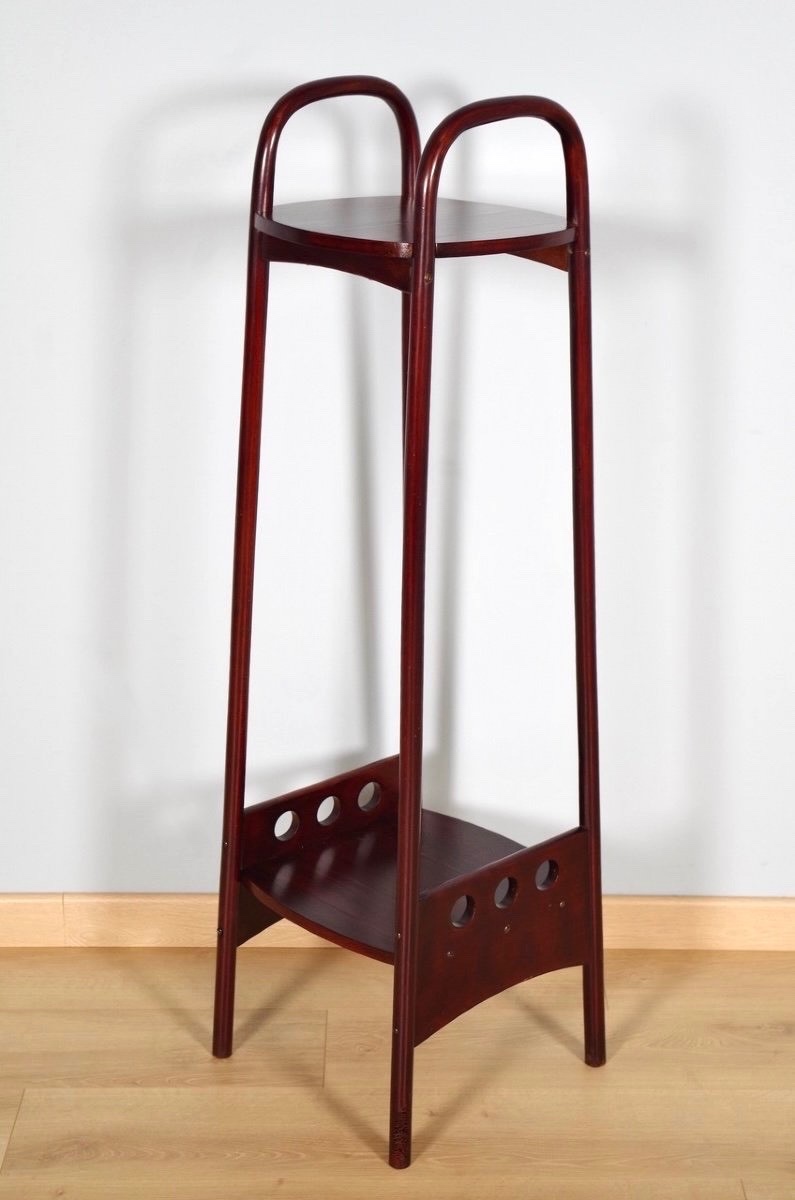 Hoffmann And Thonet: Bentwood Harness