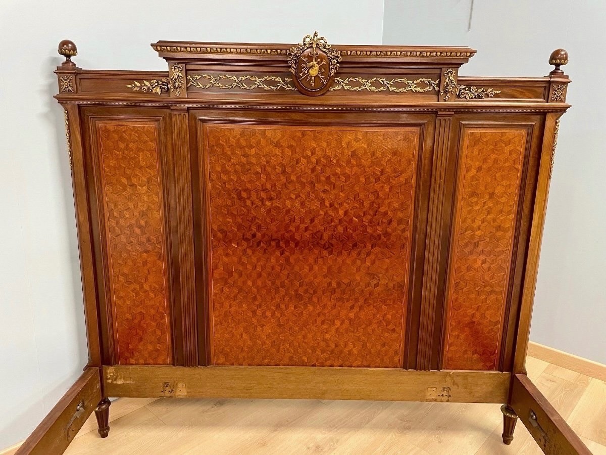 François Linke: Louis XVI Style Bed In Gilded Bronzes-photo-3