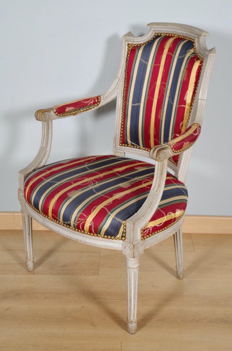 Fauteuil peint époque Louis XVI