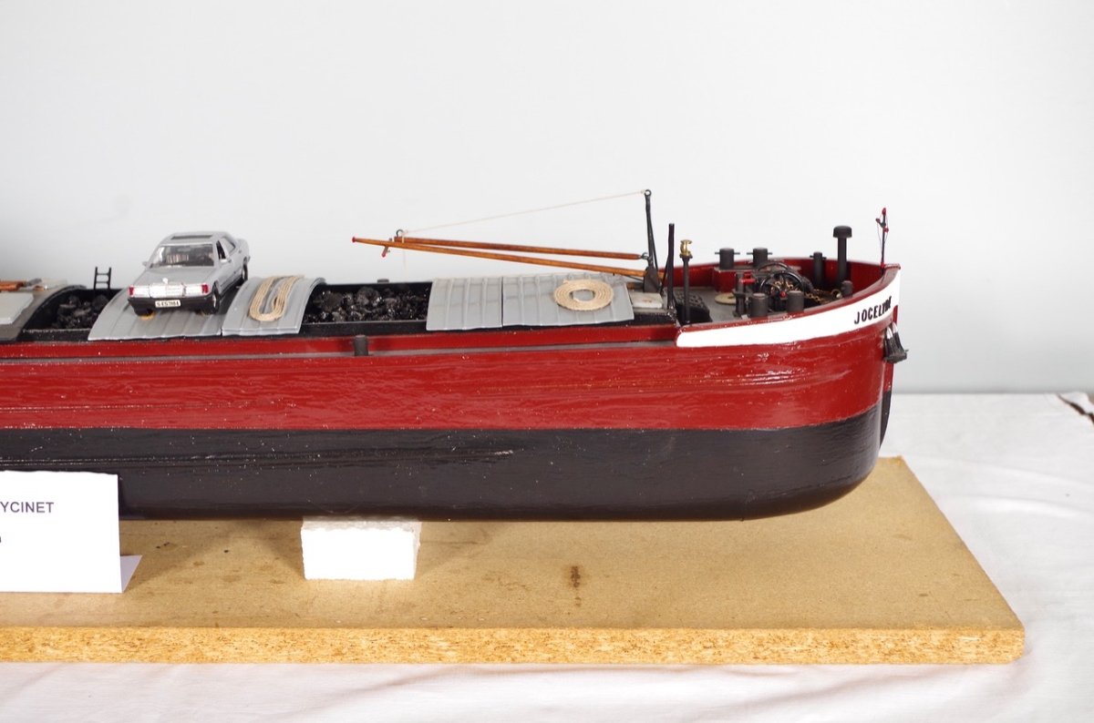 Maquette de péniche : automoteur type Freycinet-photo-3