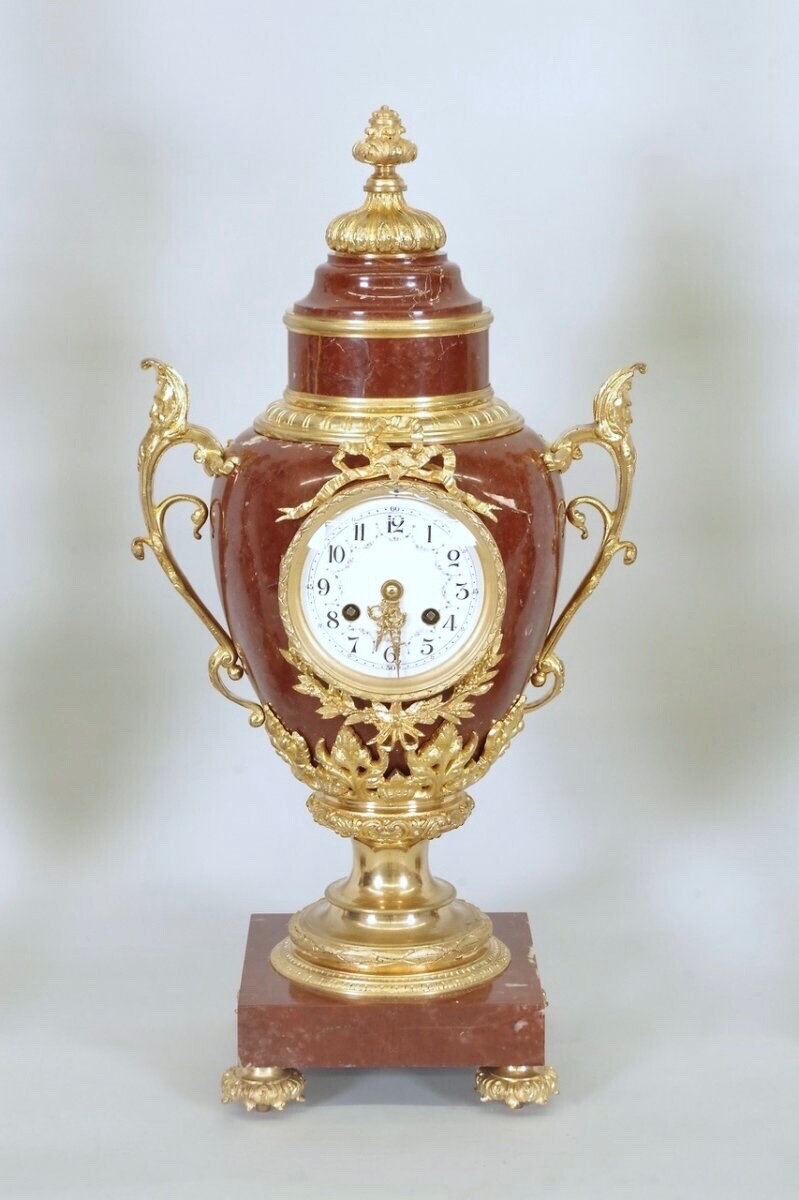 Pendule style Louis XVI