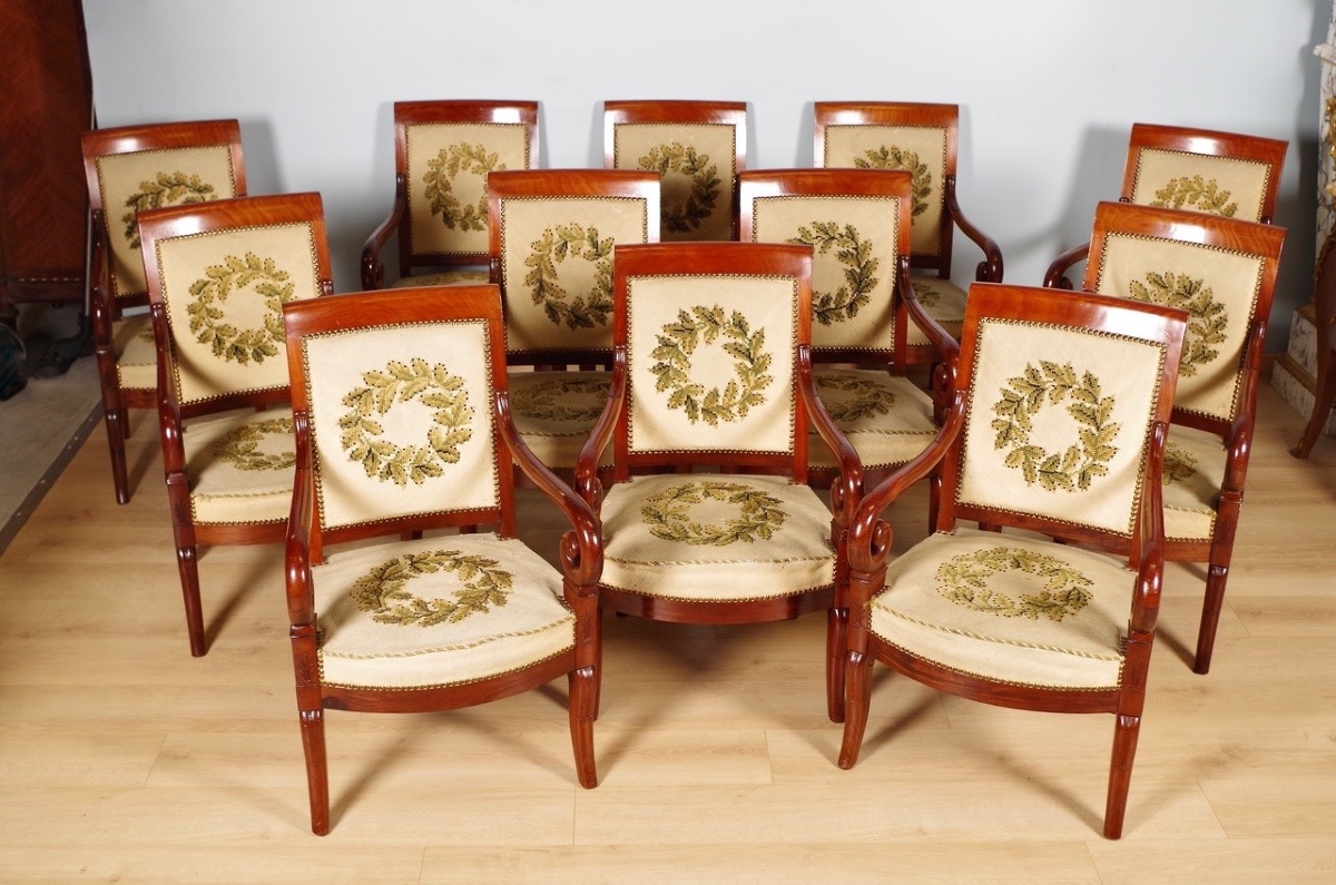 Douze fauteuils époque Restauration