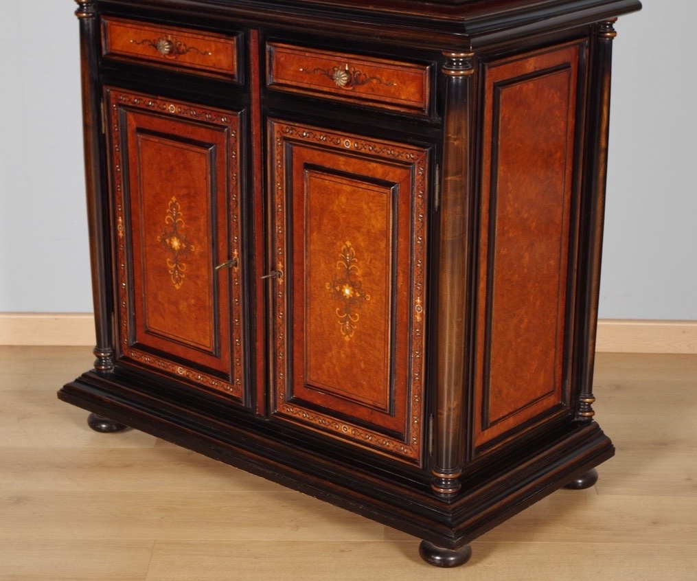 Renaissance-style Cabinet-photo-2