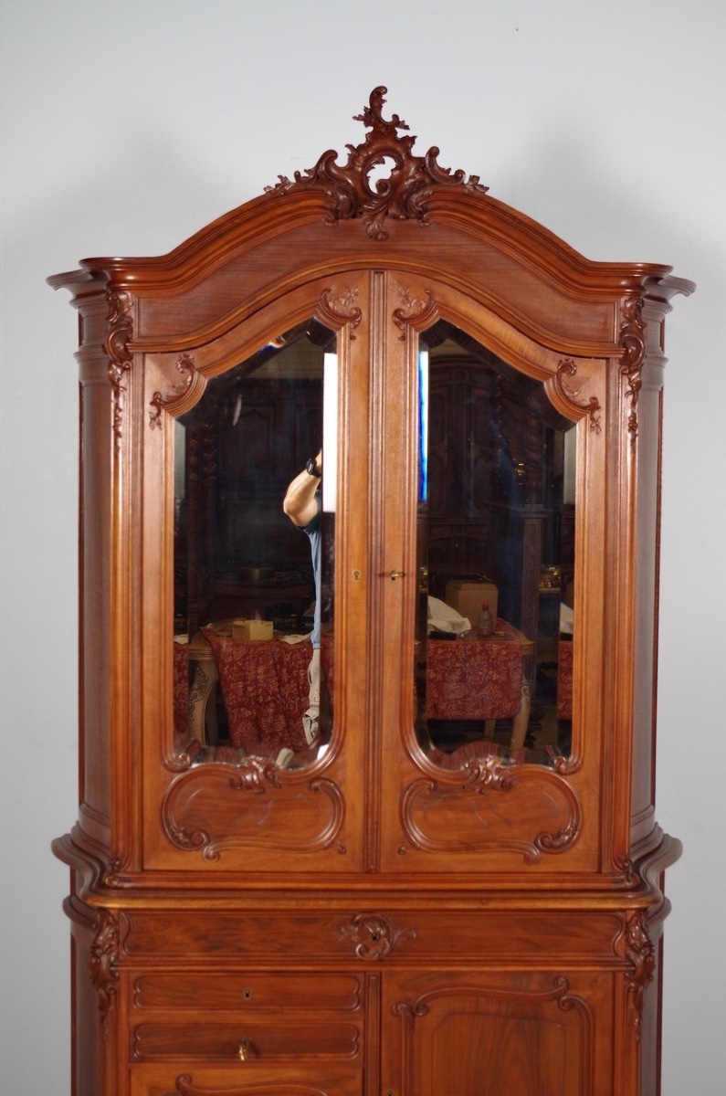 Buffet deux corps Louis XV en noyer sculpté, vers 1900-photo-2
