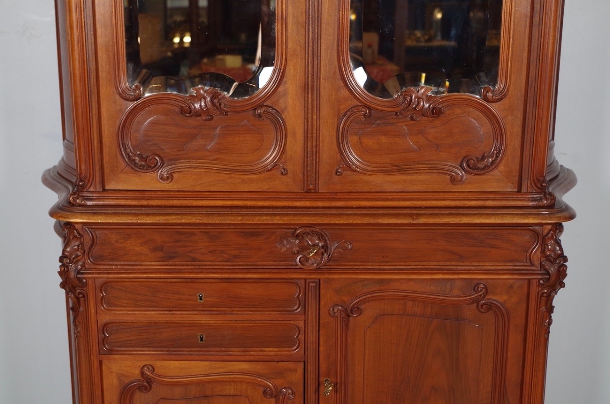 Buffet deux corps Louis XV en noyer sculpté, vers 1900-photo-4