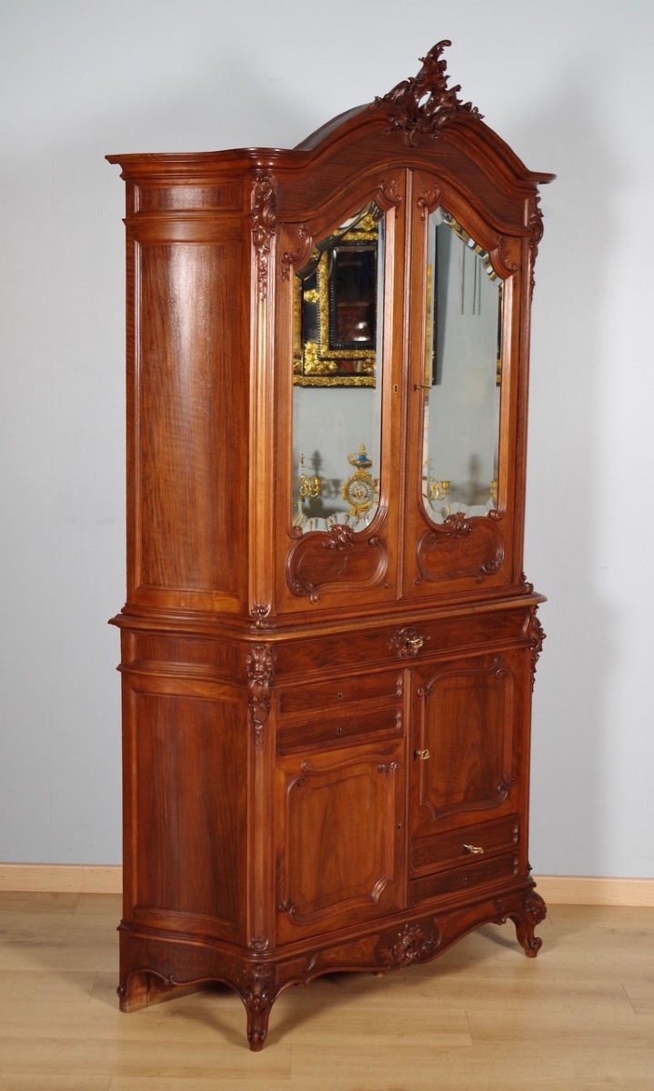 Buffet deux corps Louis XV en noyer sculpté, vers 1900-photo-4