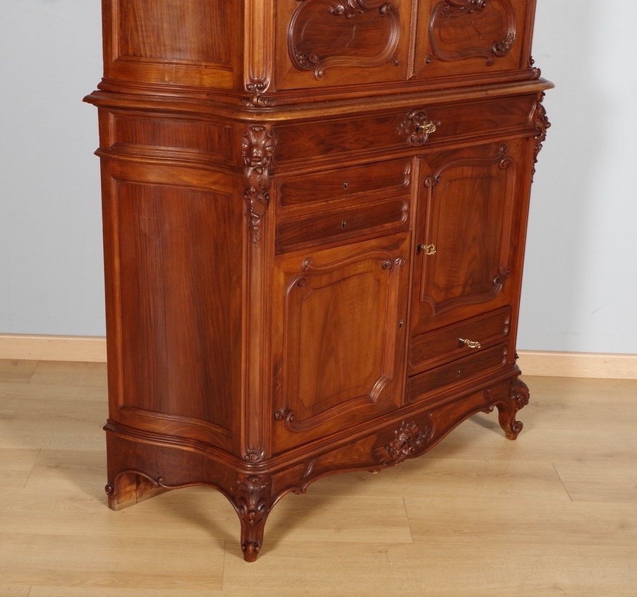 Buffet deux corps Louis XV en noyer sculpté, vers 1900-photo-5