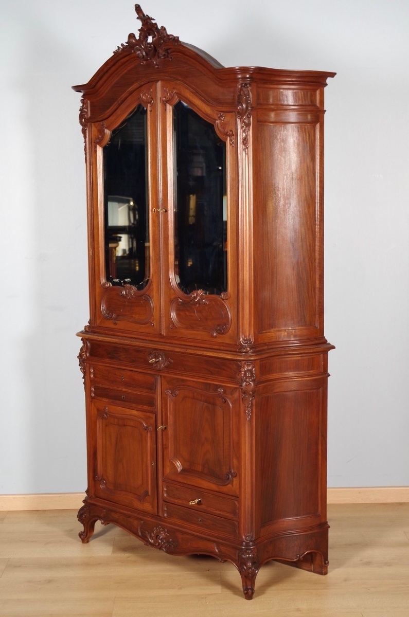 Buffet deux corps Louis XV en noyer sculpté, vers 1900-photo-6
