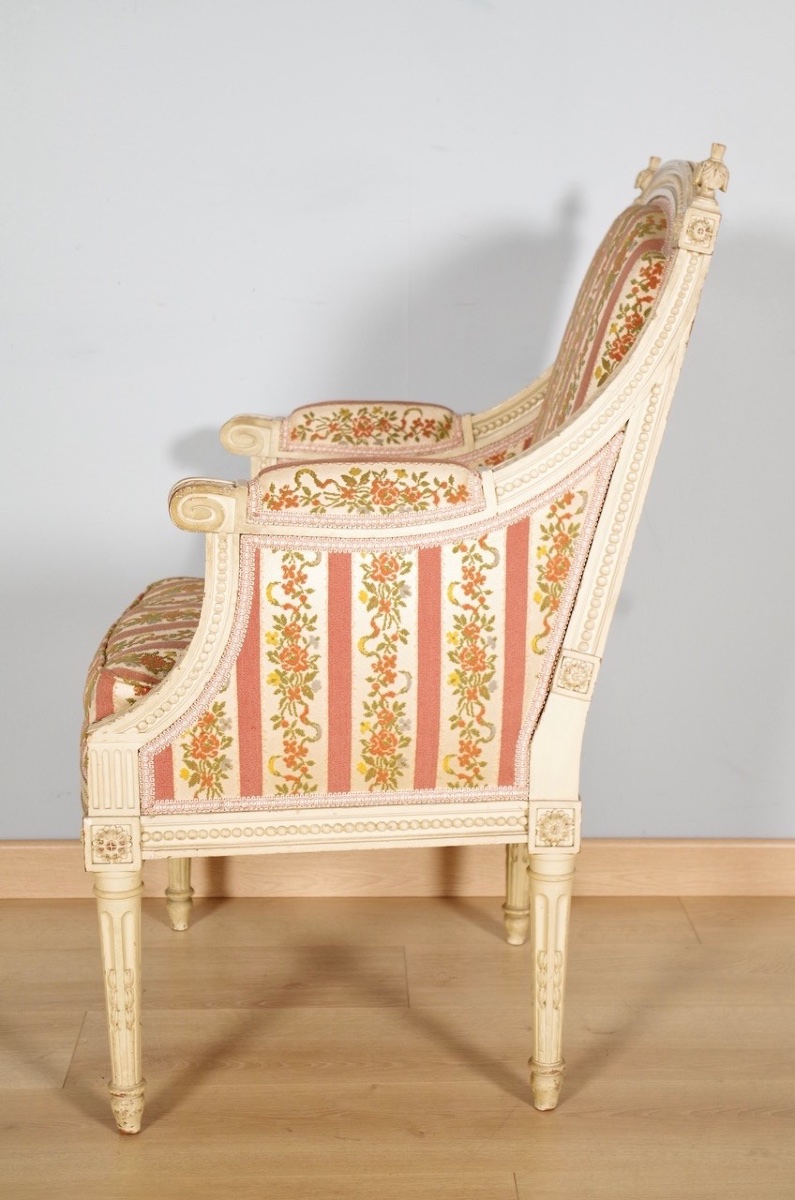 Paire de bergères Louis XVI en bois laqué, vers 1900-photo-5